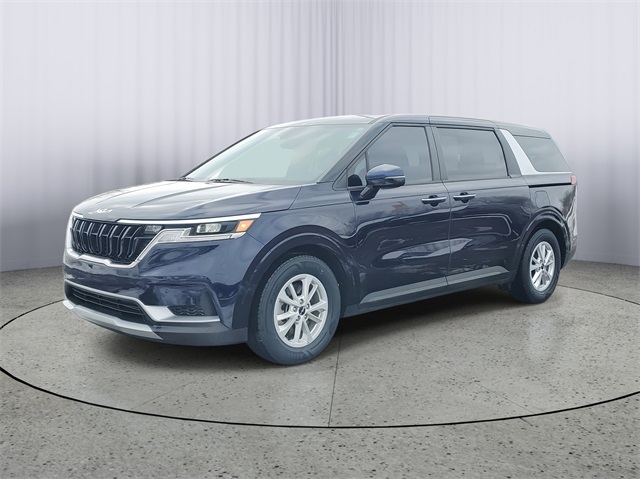 2024 Kia Carnival LX photo 3