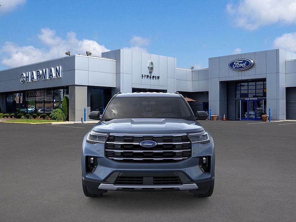 2025 Ford Explorer photo 4