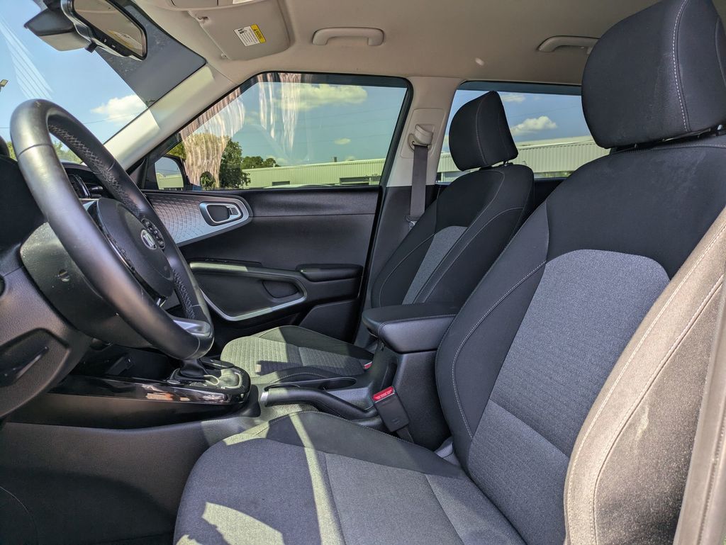 2020 Kia Soul EX photo 12