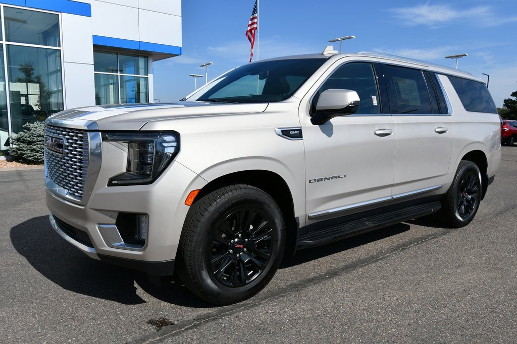 Used 2022 GMC Yukon XL Denali with VIN 1GKS2JKL7NR311139 for sale in North Branch, Minnesota