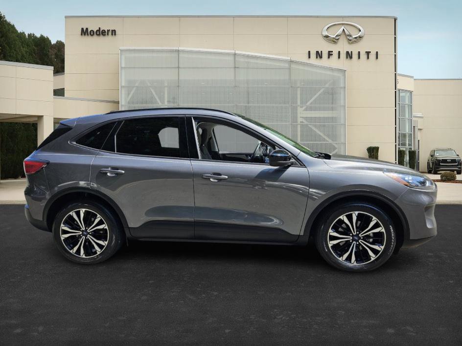 2021 Ford Escape SE photo 3