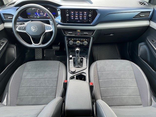 2024 Volkswagen Taos SE photo 18