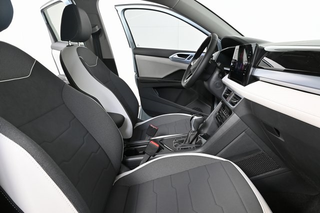 2025 Volkswagen Taos SE photo 18