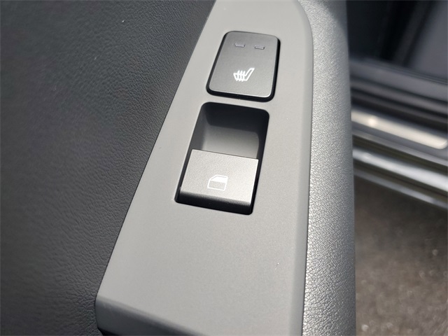 2025 Kia Niro Plug-In Hybrid SX photo 9