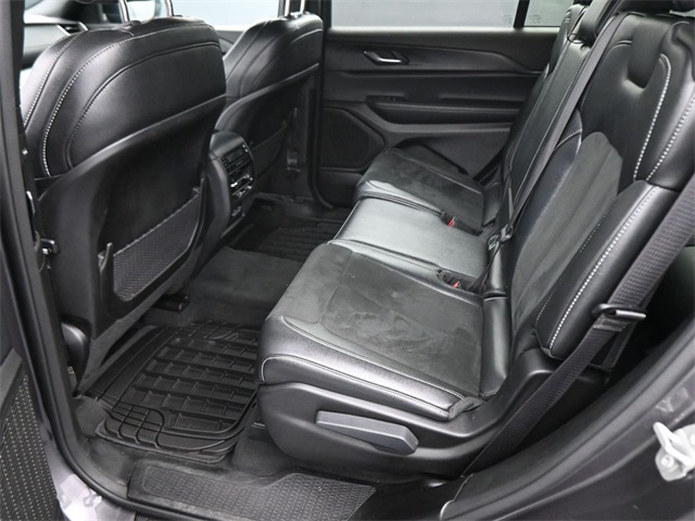2024 Jeep Grand Cherokee Altitude photo 11