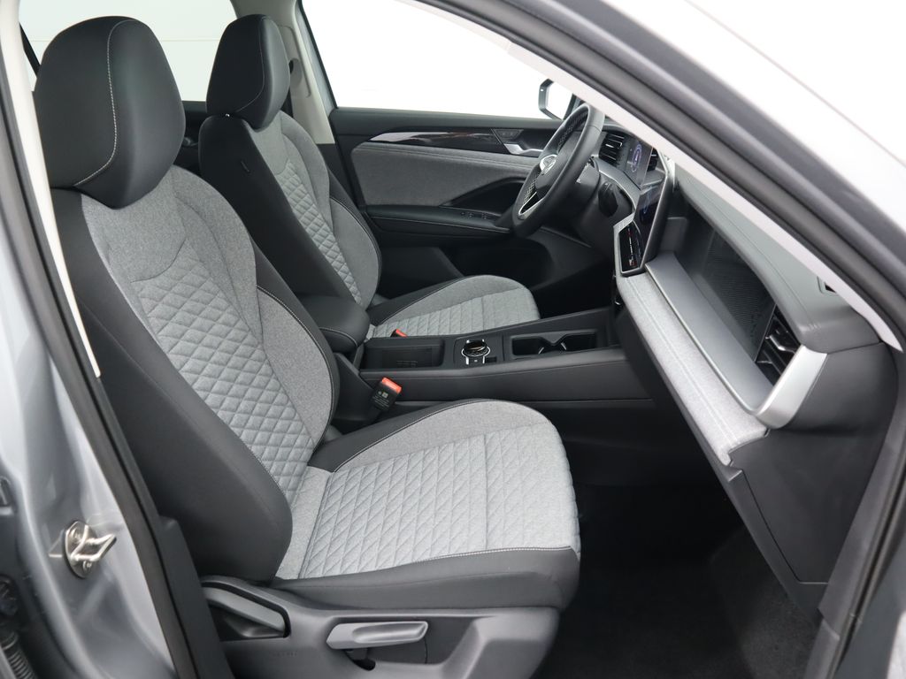 2025 Volkswagen Tiguan S photo 19
