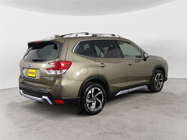 2023 Subaru Forester Touring photo 5