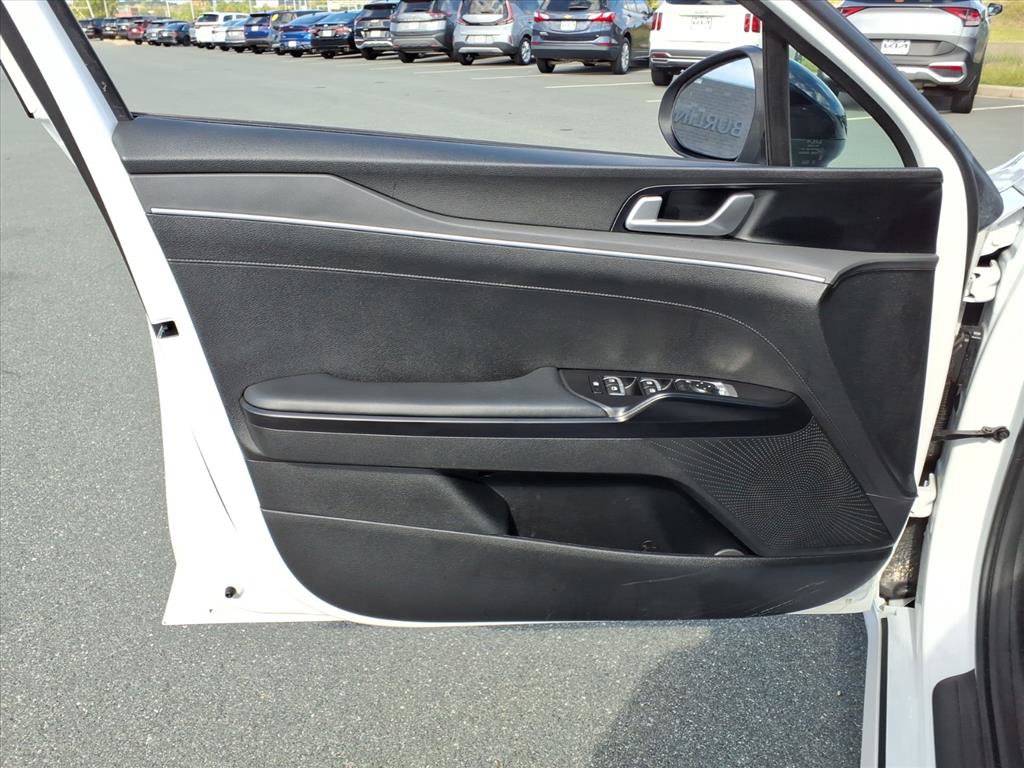 2022 Kia K5 GT-Line photo 8