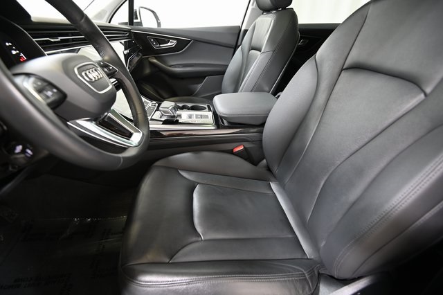 2023 Audi Q7 55 Premium Plus photo 6