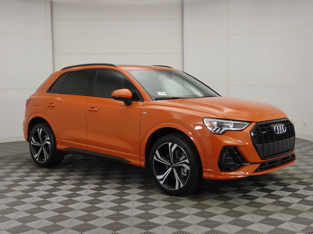 2024 Audi Q3 S line Premium Plus photo 3
