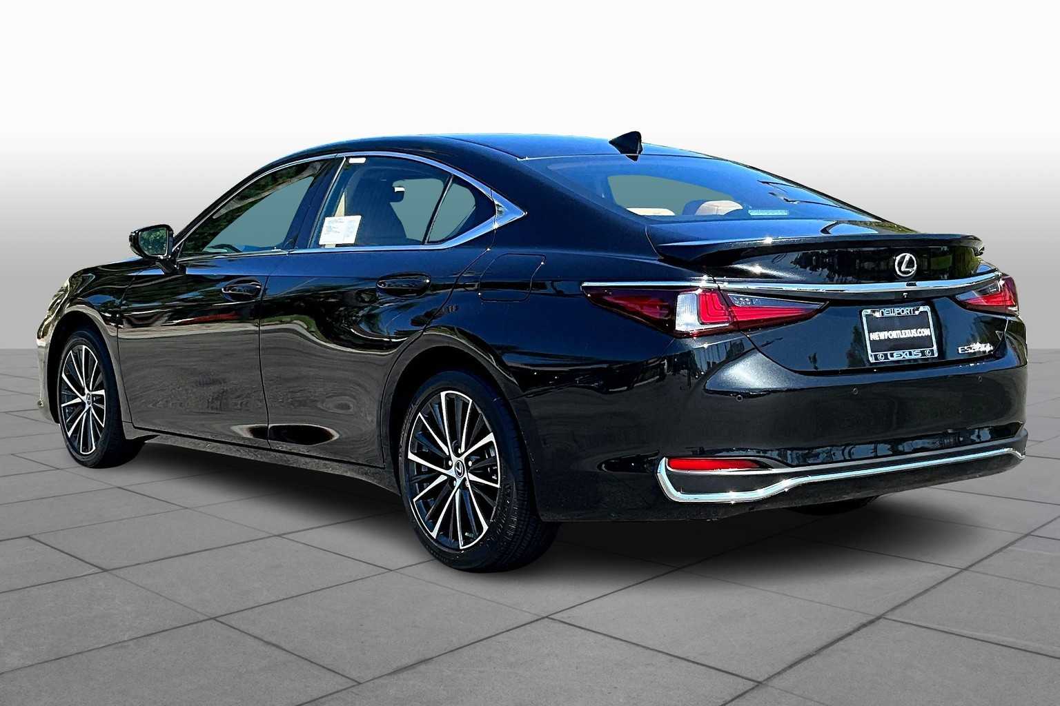 2025 Lexus ES 300h photo 7