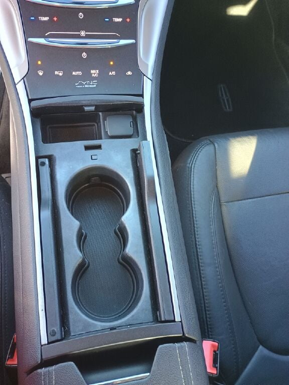 2013 Lincoln MKZ photo 16