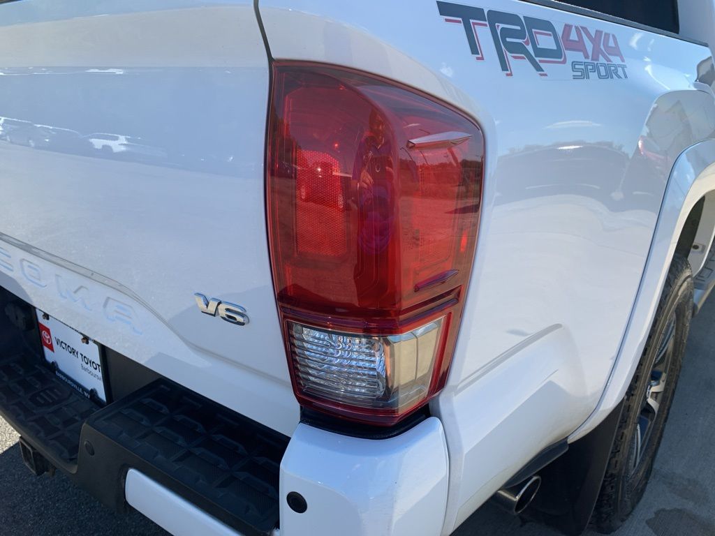 2017 Toyota Tacoma TRD Sport 4x4 Double Cab photo 28