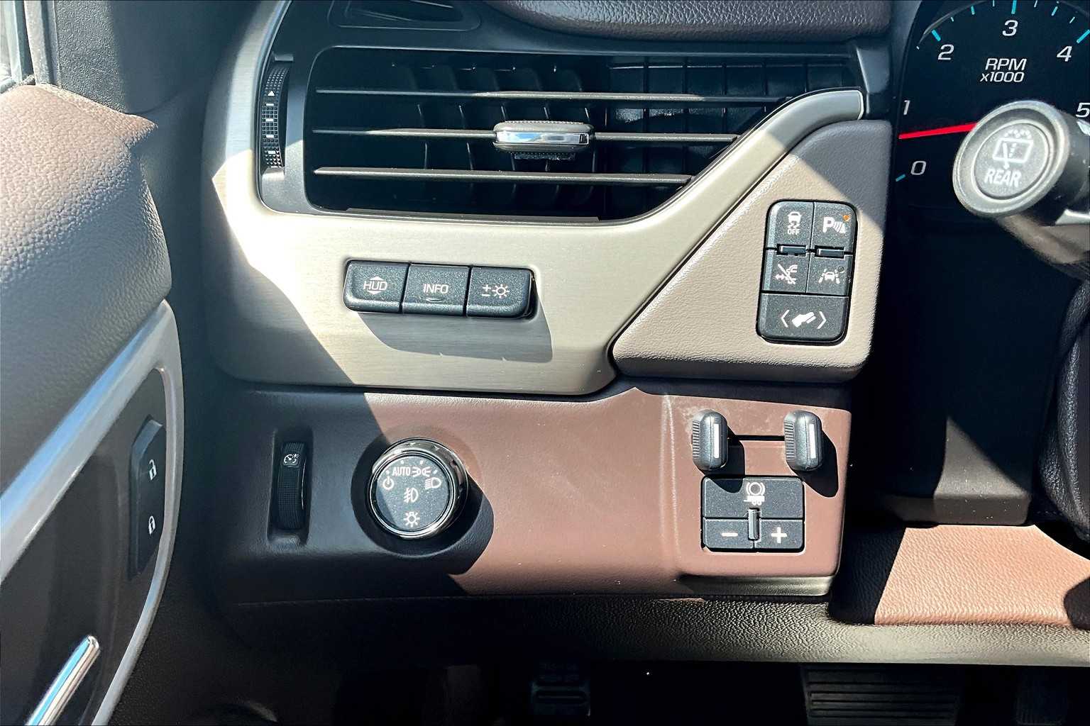 2017 Gmc Yukon Denali photo 33