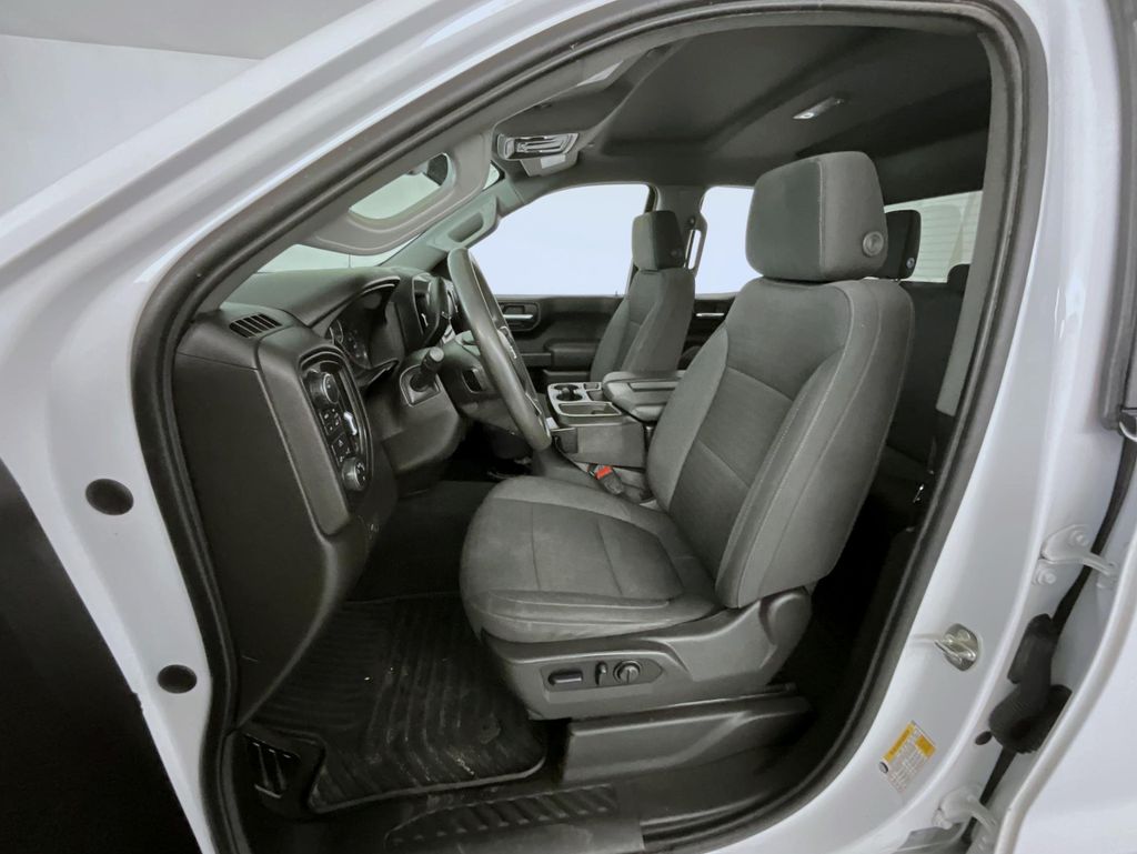 2022 Chevrolet Silverado 1500 Custom photo 10