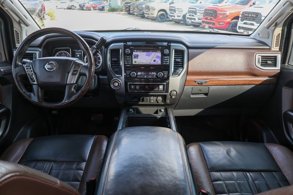 2016 Nissan Titan Platinum Reserve photo 8