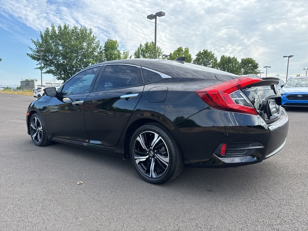 2017 Honda Civic Touring photo 5