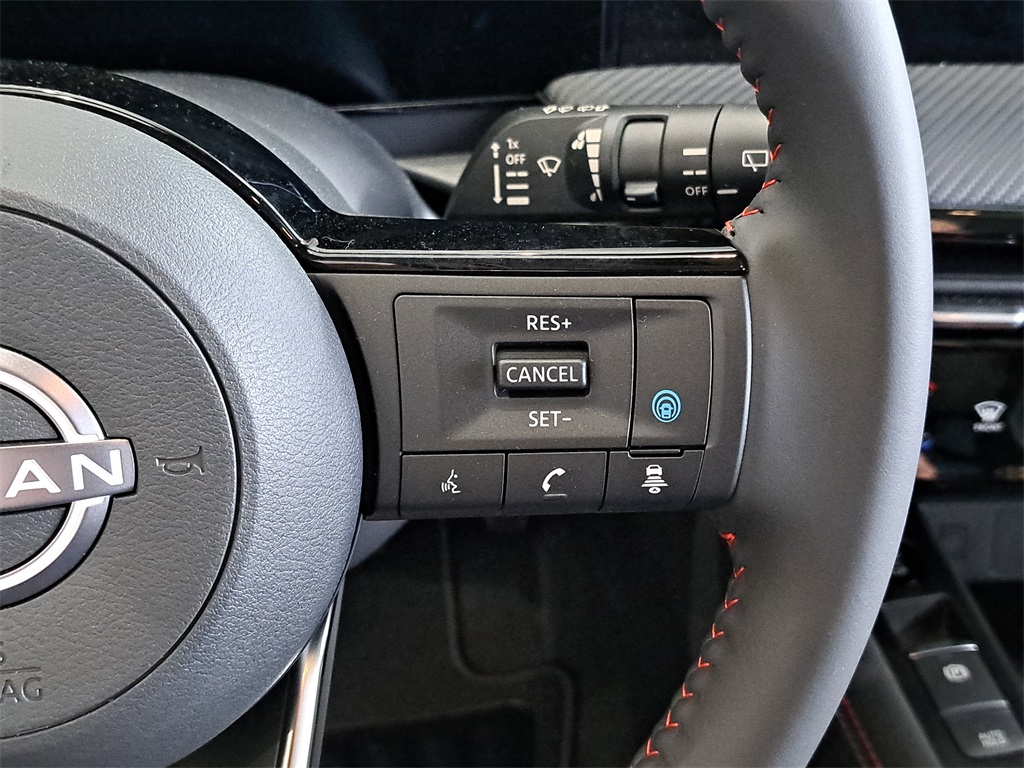 2026 Nissan Kicks SR photo 25