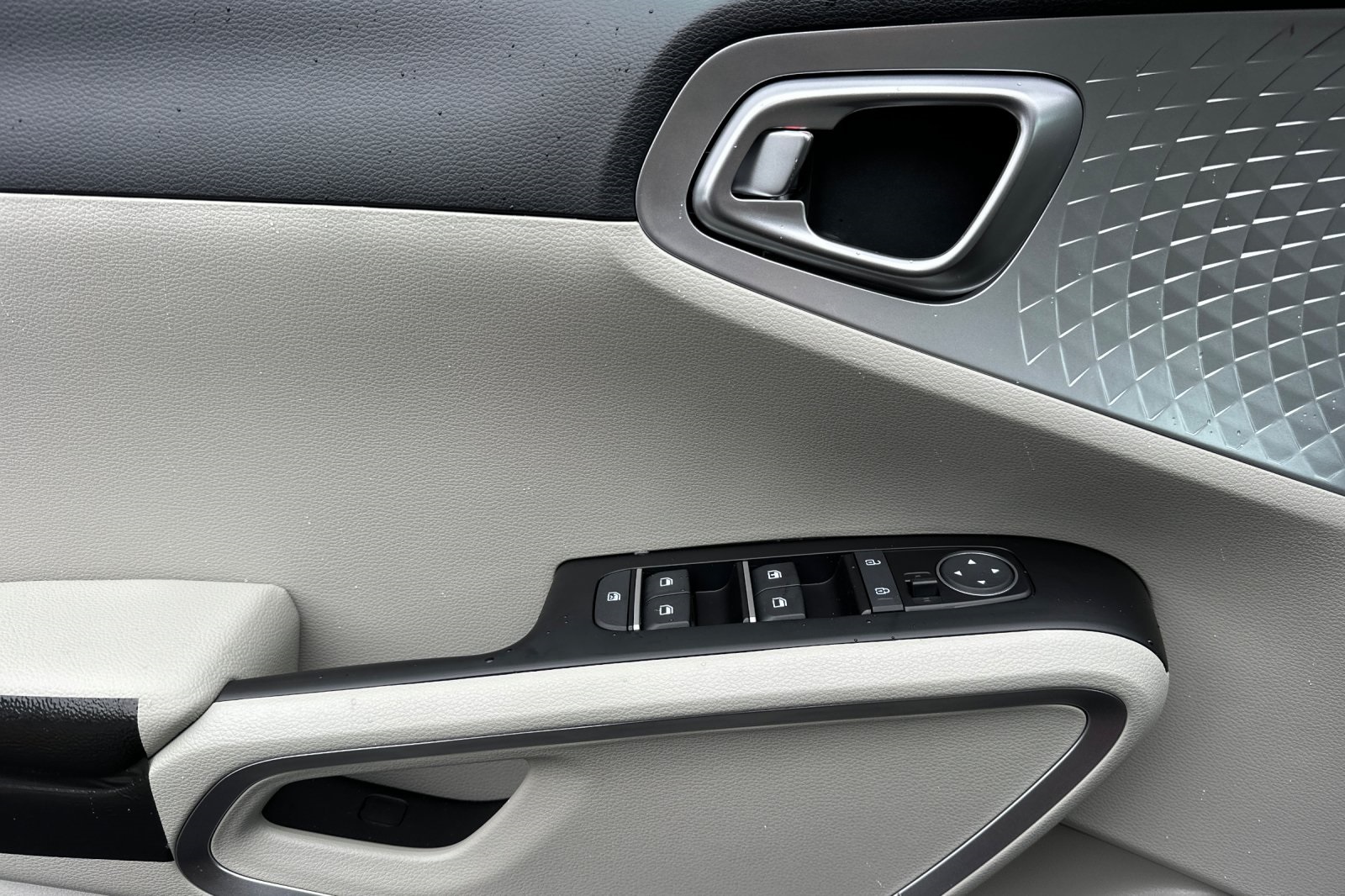 2025 Kia Soul LX photo 7