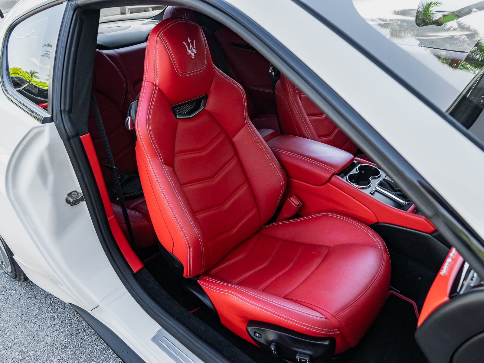 2017 Maserati Granturismo Sport photo 4