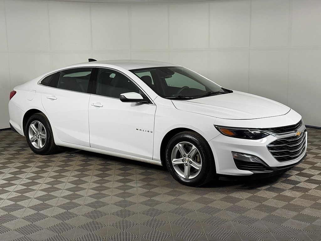 Used 2023 Chevrolet Malibu 1FL with VIN 1G1ZC5ST8PF186079 for sale in Ewing Township, NJ