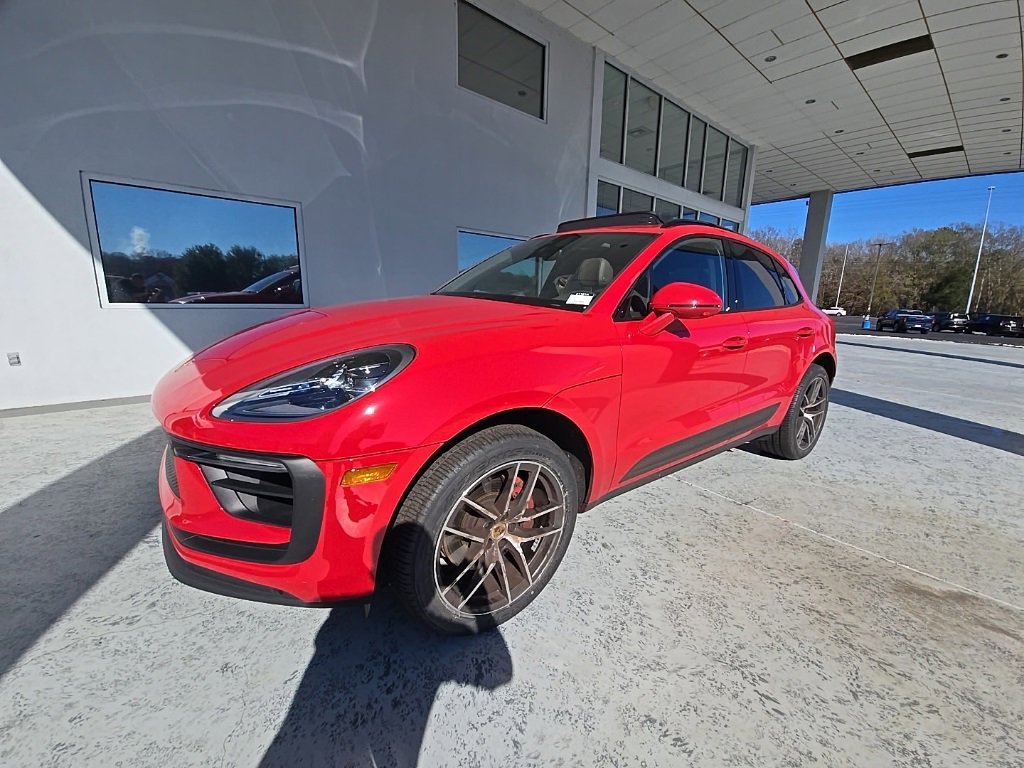2024 Porsche Macan S's photo