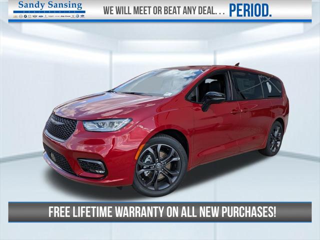 2026 Chrysler Pacifica Select's photo