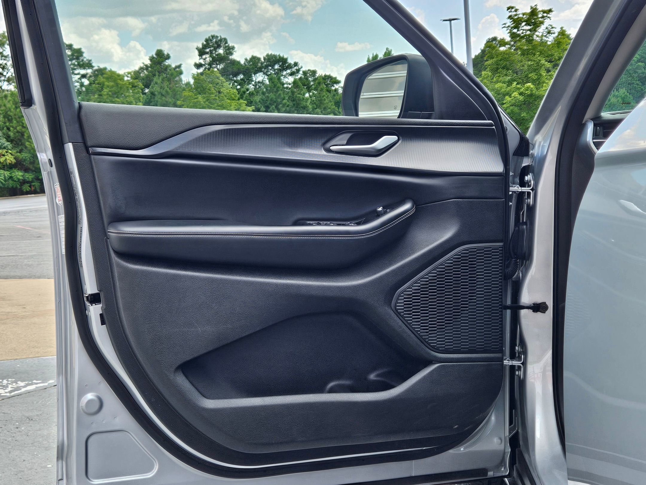 2023 Jeep Grand Cherokee Laredo photo 16