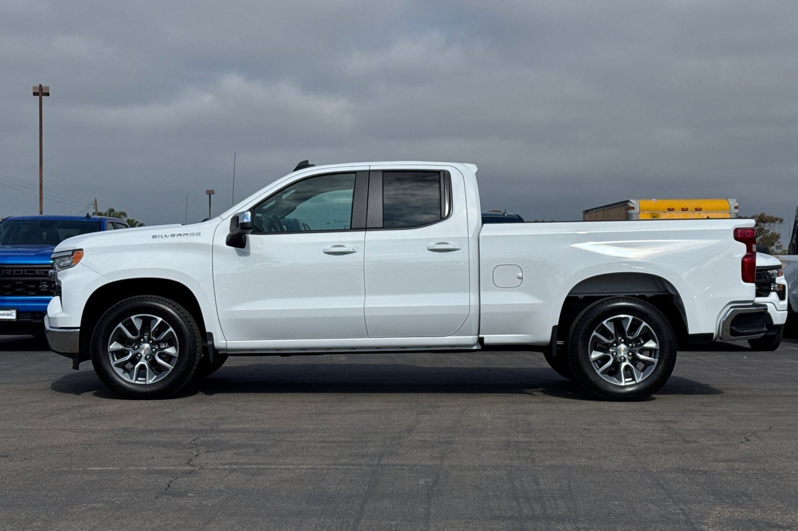2025 Chevrolet Silverado 1500 LT photo 7