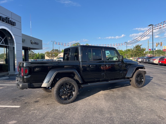 2025 Jeep Gladiator Sport photo 2