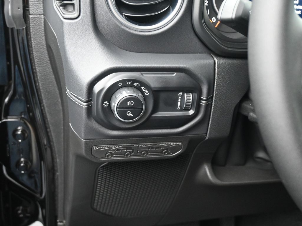 2025 Jeep Gladiator Sport photo 18