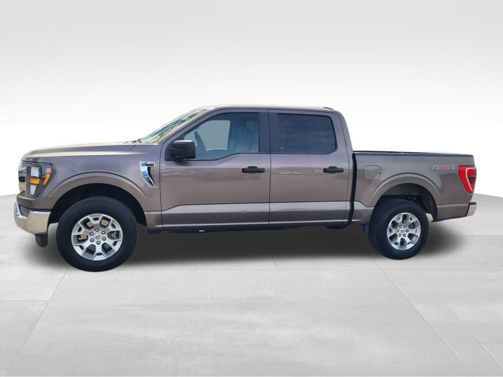 2023 Ford F-150 XLT photo 2