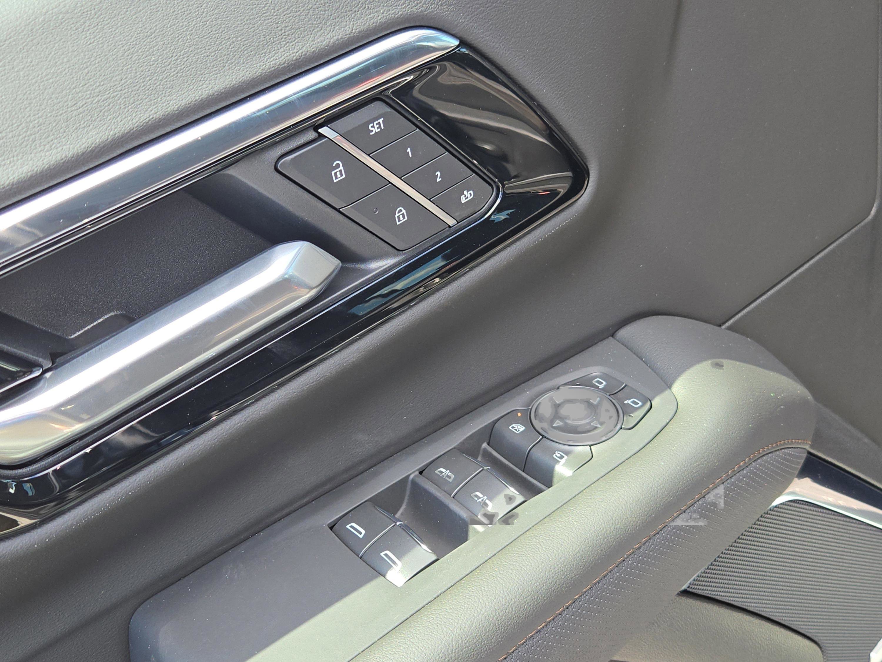 2025 Chevrolet Tahoe High Country photo 15