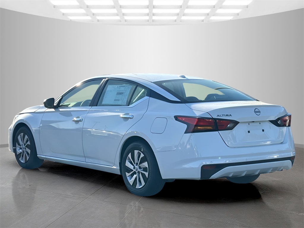 2025 Nissan Altima S photo 3