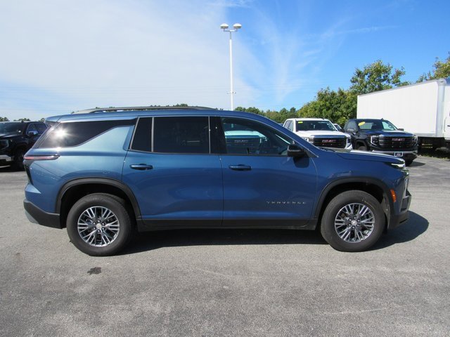 2025 Chevrolet Traverse photo 4