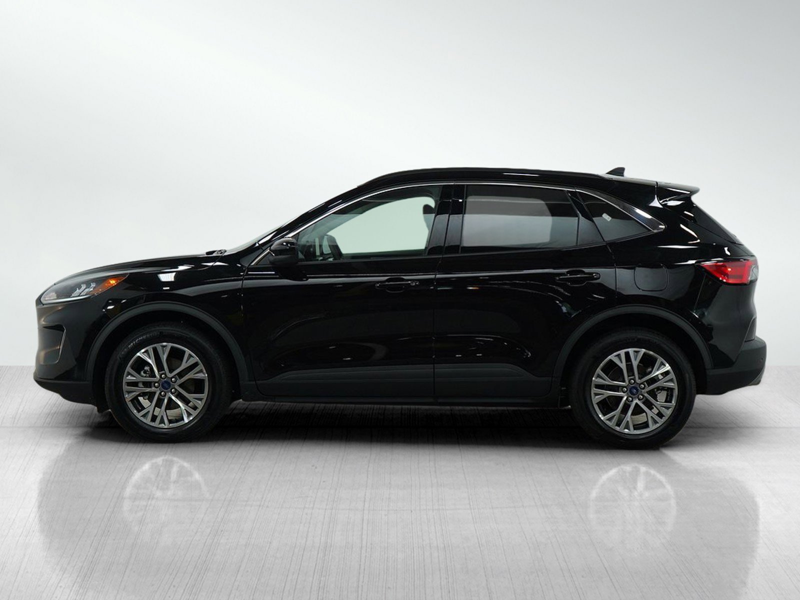 Used 2022 Ford Escape SEL with VIN 1FMCU9H67NUB62296 for sale in Hopkins, Minnesota