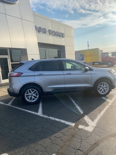 2022 Ford Edge SEL photo 13
