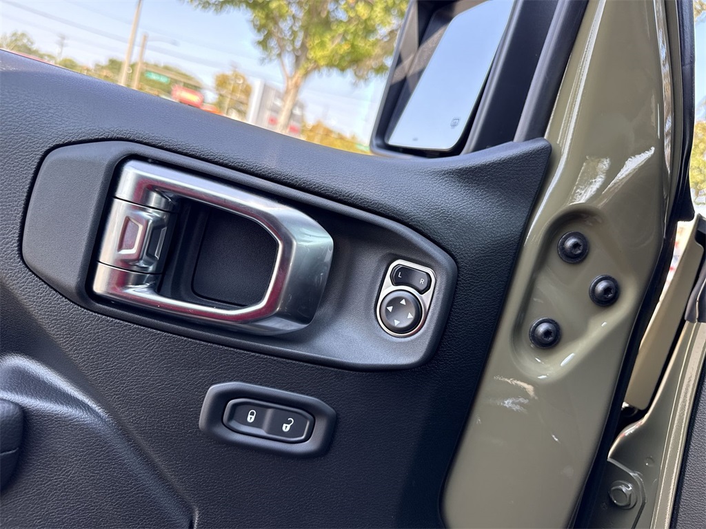 2025 Jeep Wrangler Sport S photo 13