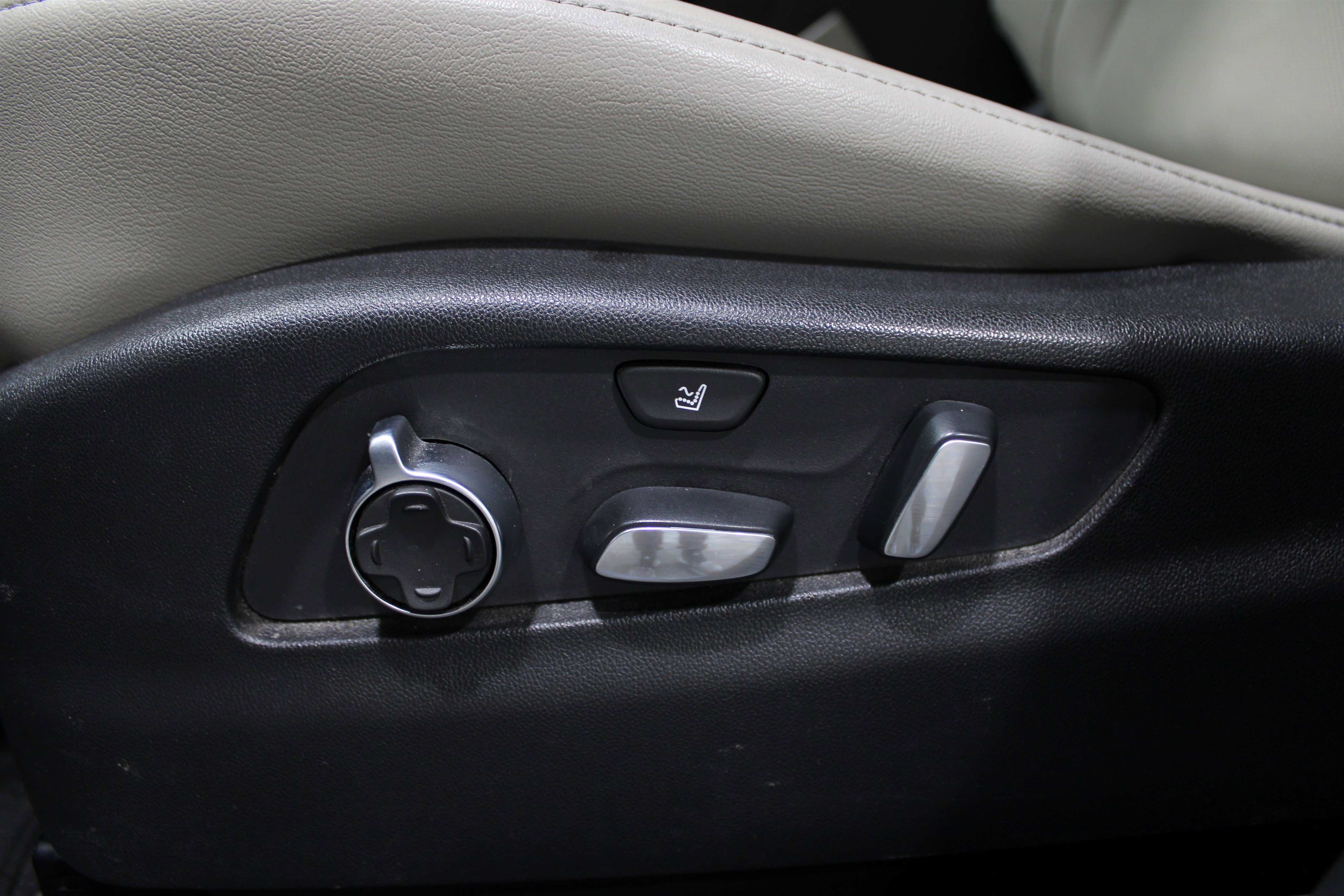 2020 Cadillac XT4 Premium Luxury photo 4