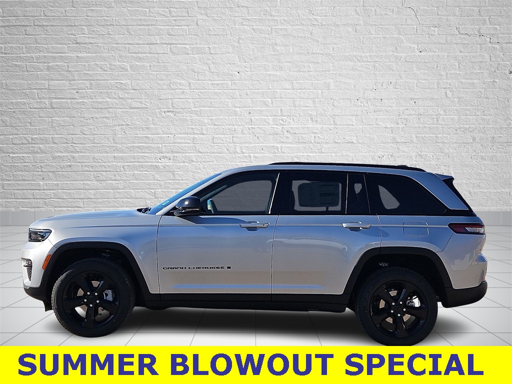 2025 Jeep Grand Cherokee Limited photo 2