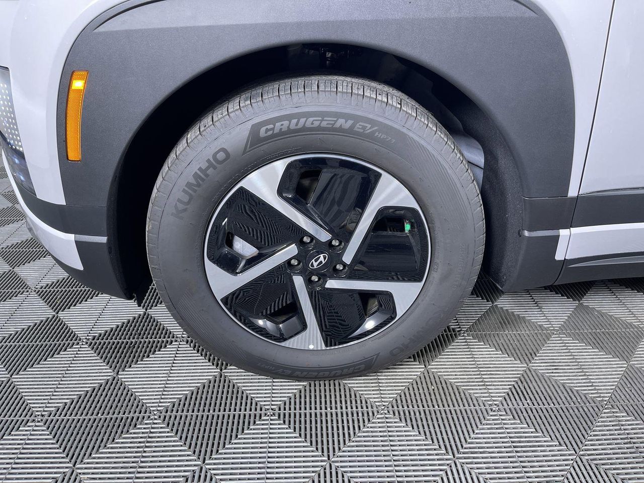 2026 Hyundai Ioniq SE photo 9