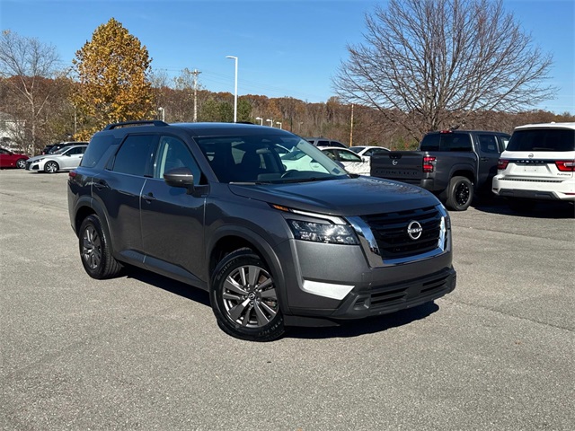 2024 Nissan Pathfinder SV photo 2