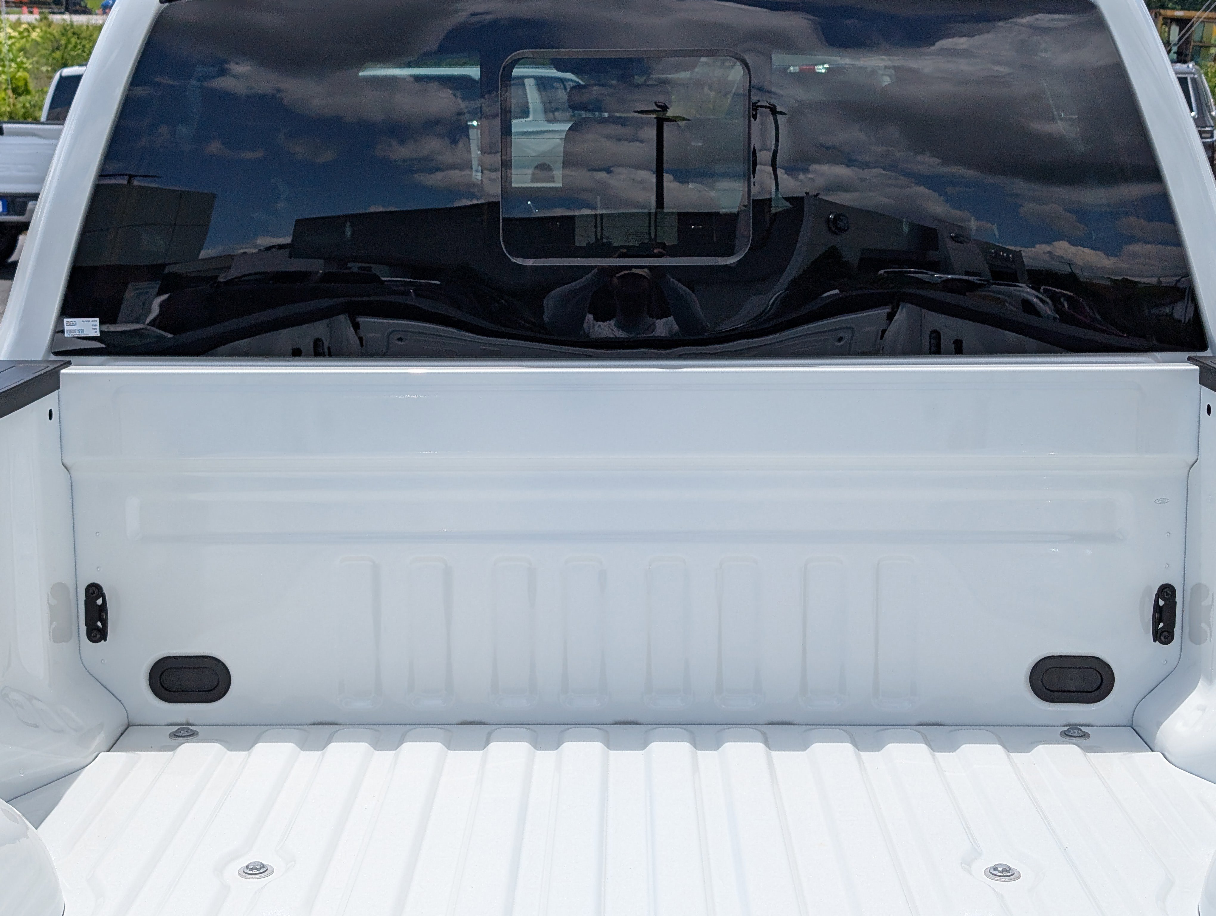 2025 Ford F-250 Lariat photo 2