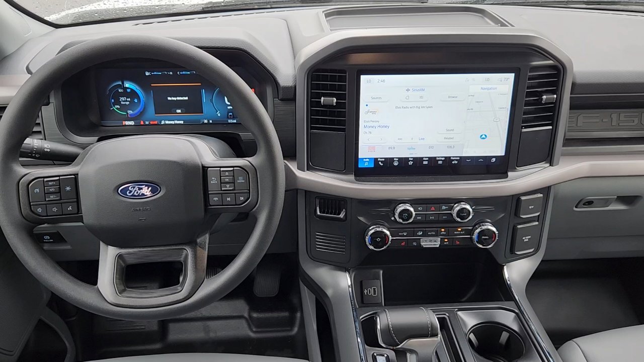 2025 Ford F-150 Lightning photo 17
