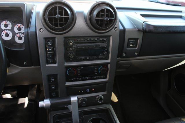 2004 Hummer H2 Base photo 26