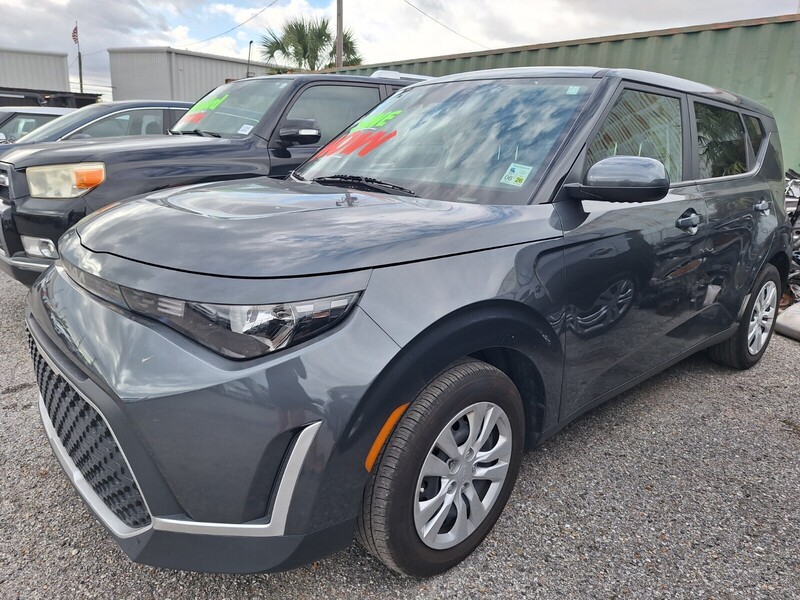 2024 Kia Soul LX's photo