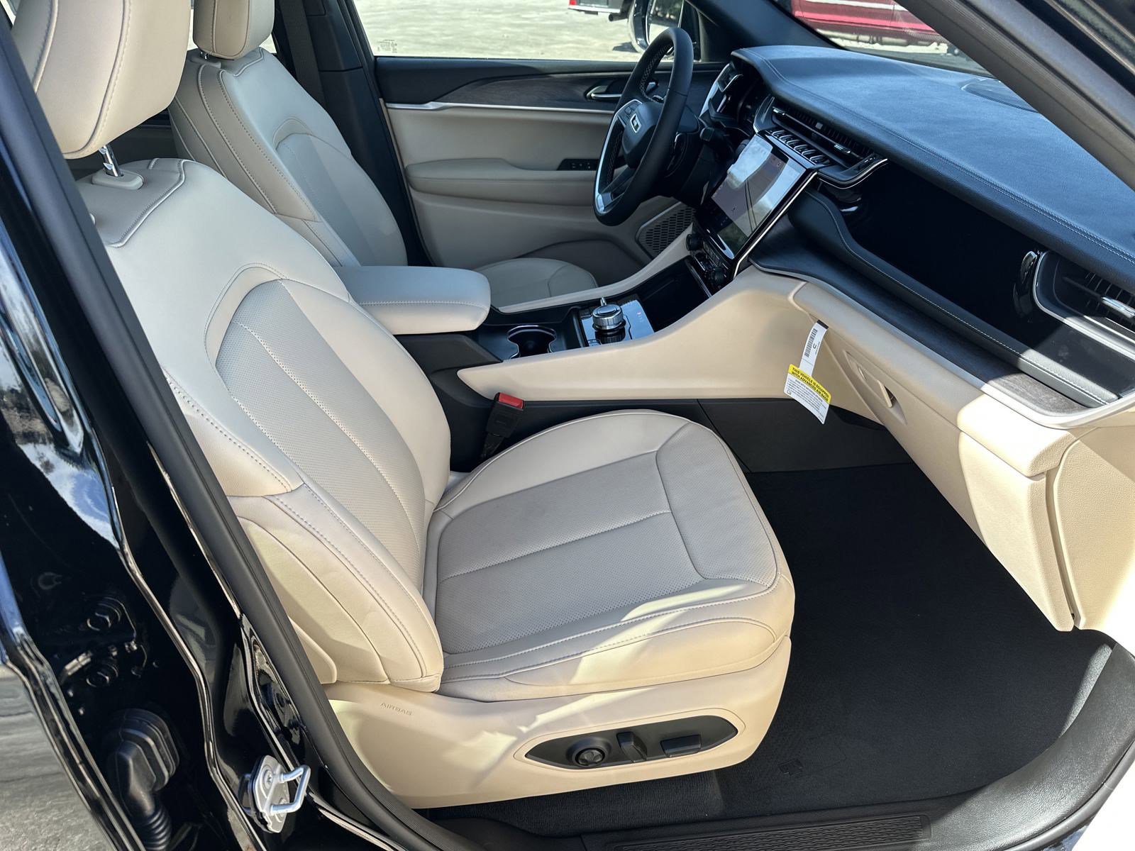 2024 Jeep Cherokee photo 15