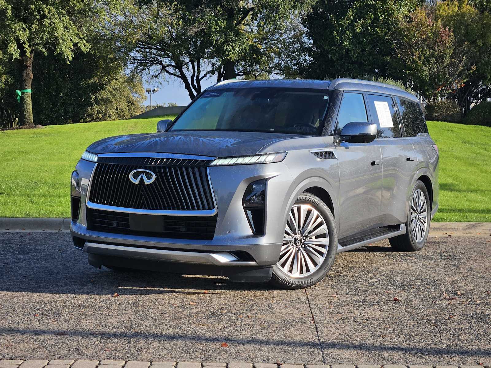 2025 INFINITI QX80 Sensory 4WD's photo