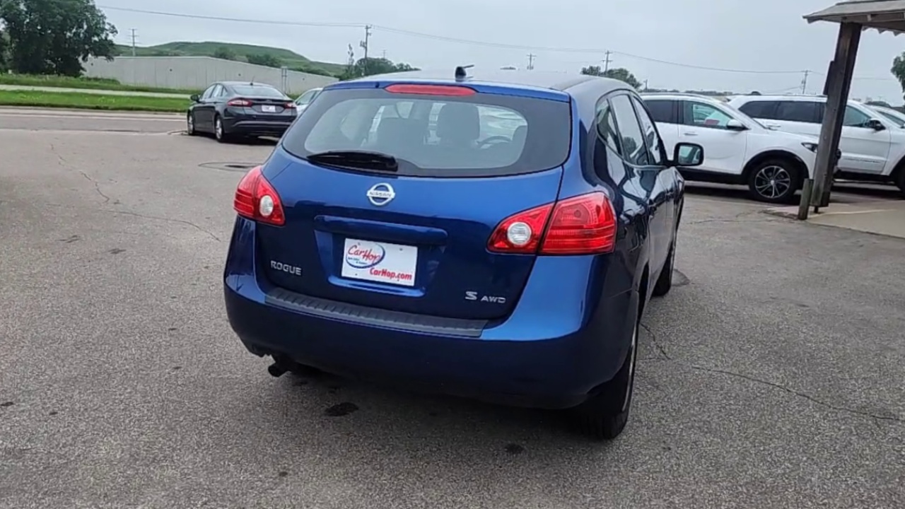 2009 Nissan Rogue S photo 2