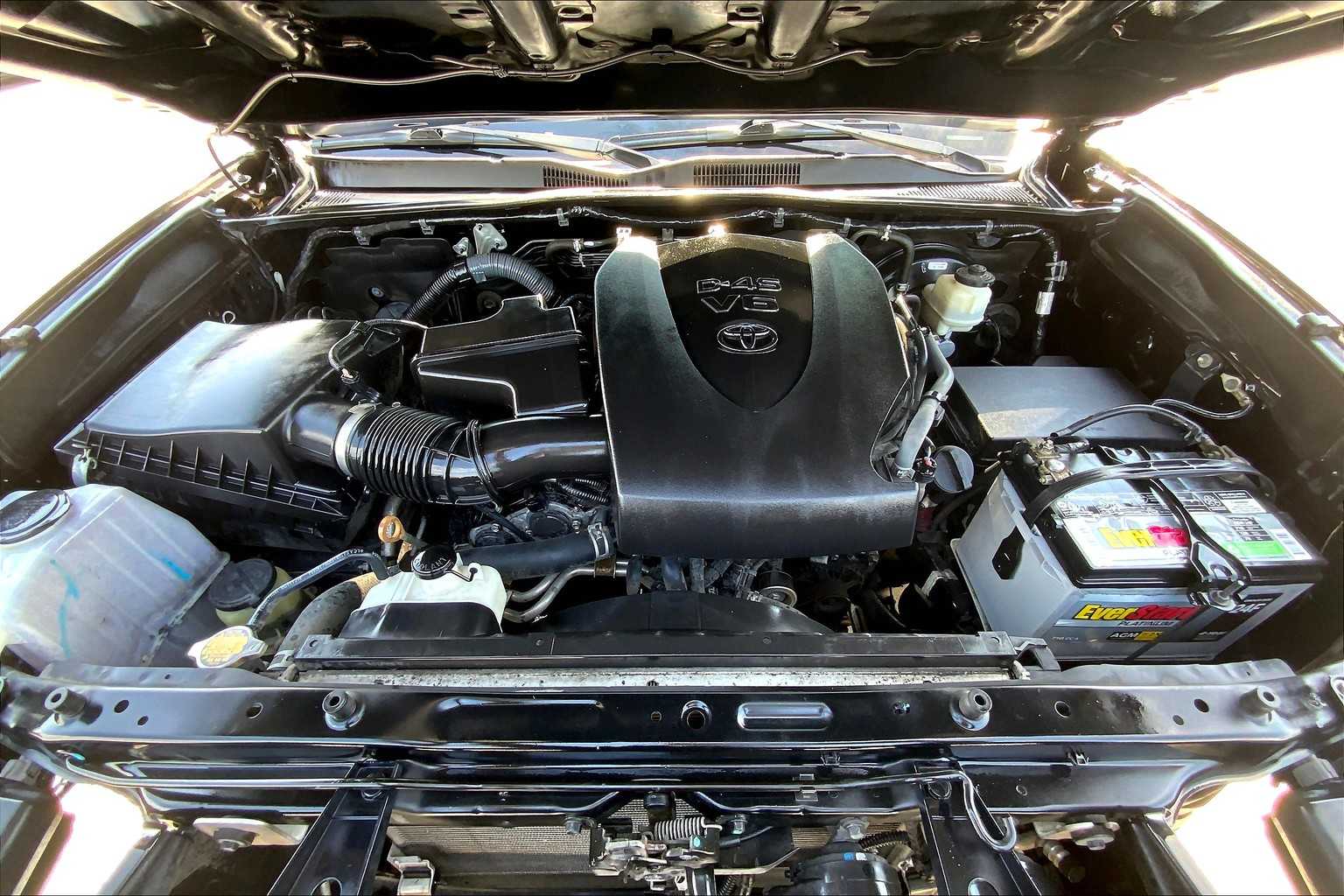 2017 Toyota Tacoma SR5 photo 30
